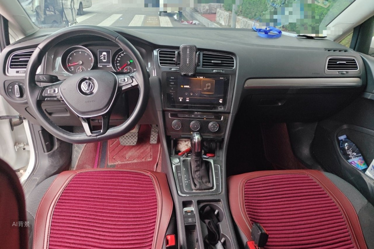Volkswagen Golf 2020 car image #11