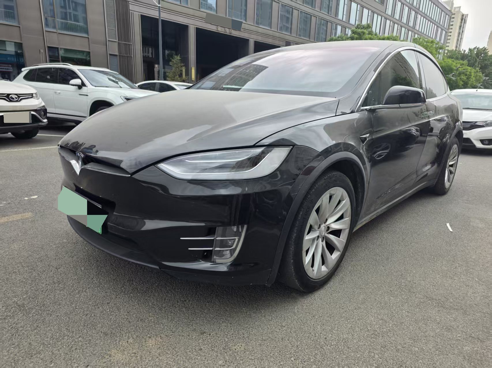 Tesla Model X 2018 car image 