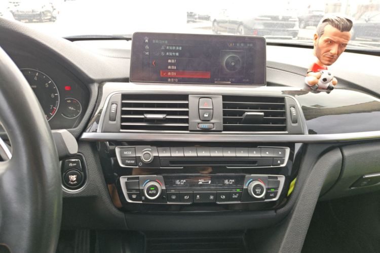 BMW 3 Series 2018 image de voiture #15