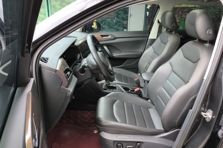 Volkswagen Tharu 2023 car image #15