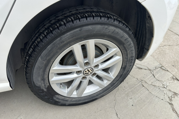 Volkswagen Polo 2016 car image #9
