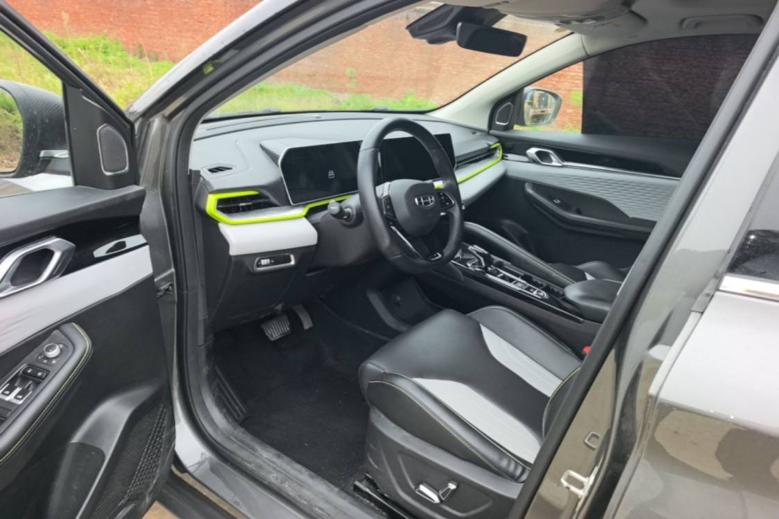 GEELY Coolray 2024 car image #17