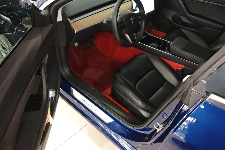 Tesla Model 3 2020 car image #16