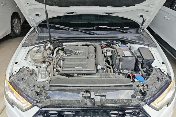 Audi A3 2019 car image #20