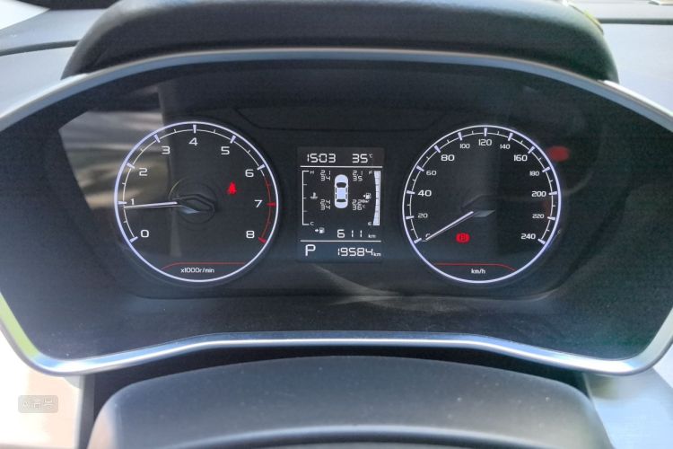 GEELY Coolray 2024 car image #13