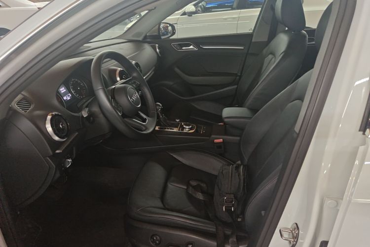 Audi A3 2018 car image #15