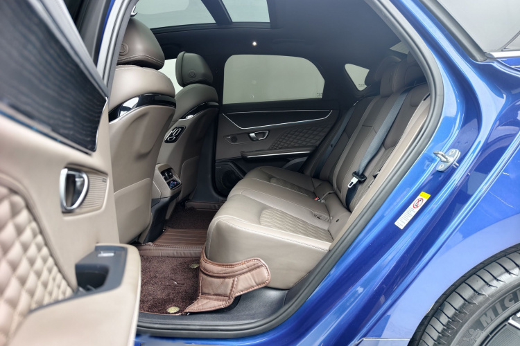 BYD Han 2022 car image #19