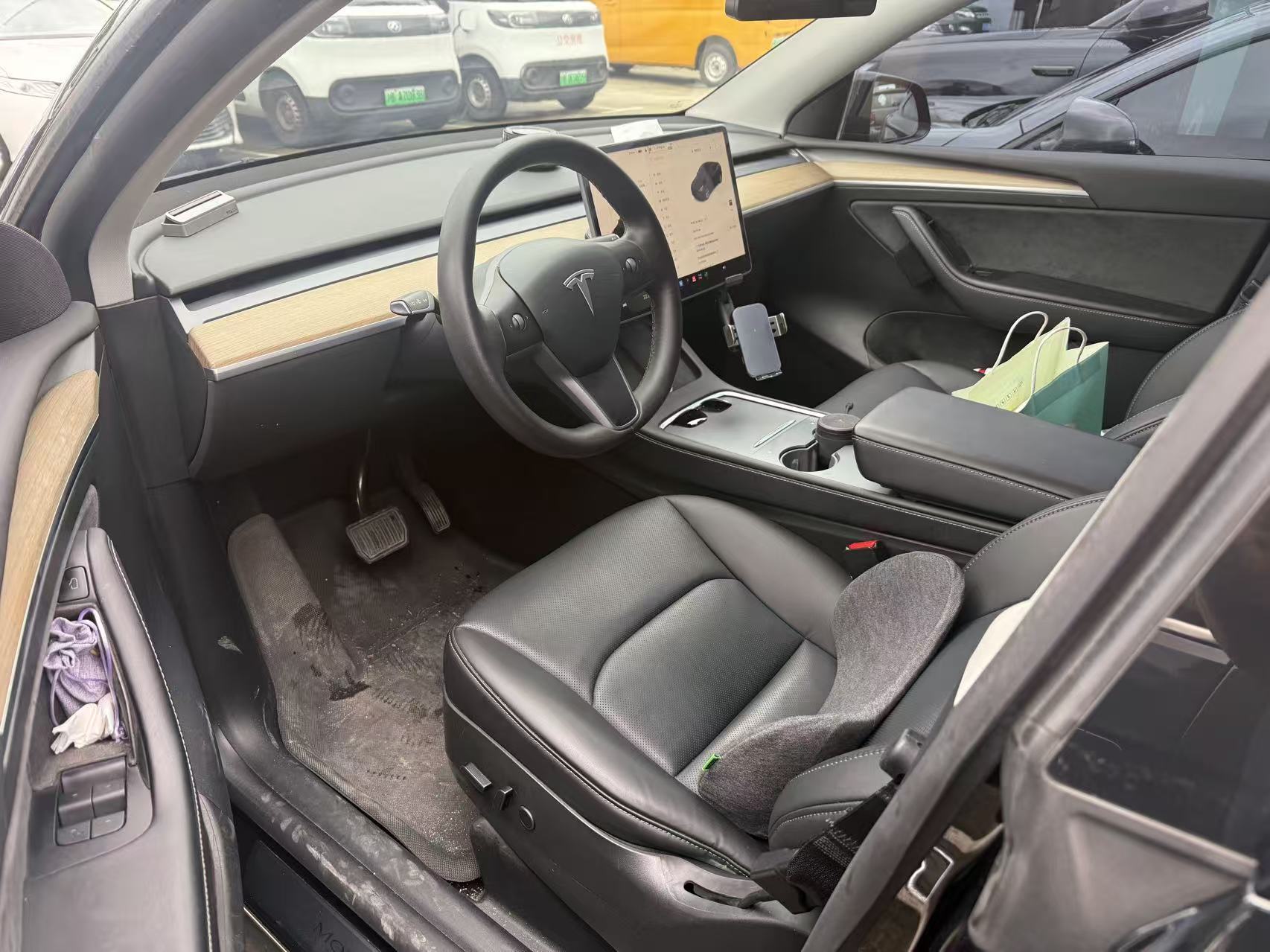 Tesla Model Y 2022 #6 Tesla Model Y 2022 car image #6