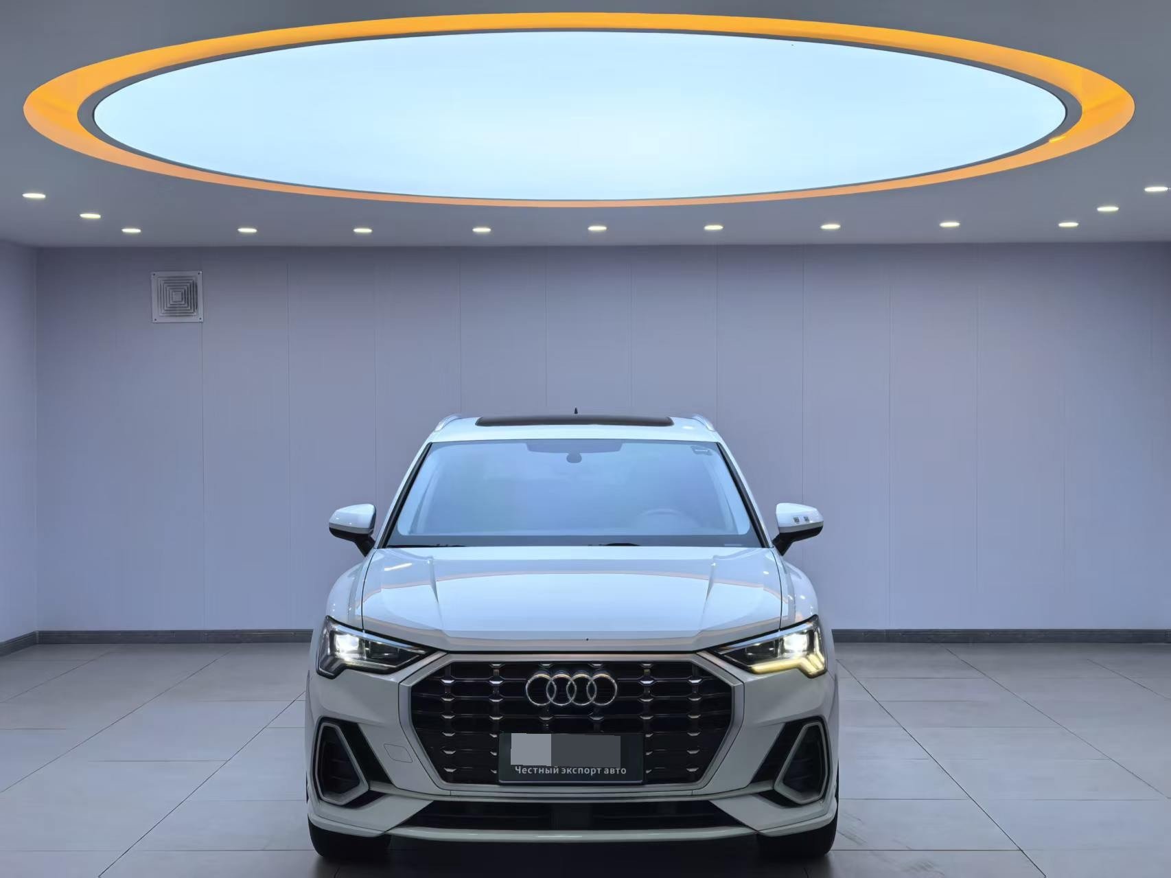 Audi Q3 2022 car image #2