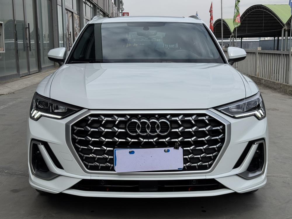 Audi Q3 2023 #2 Audi Q3 2023 صورة سيارة #2