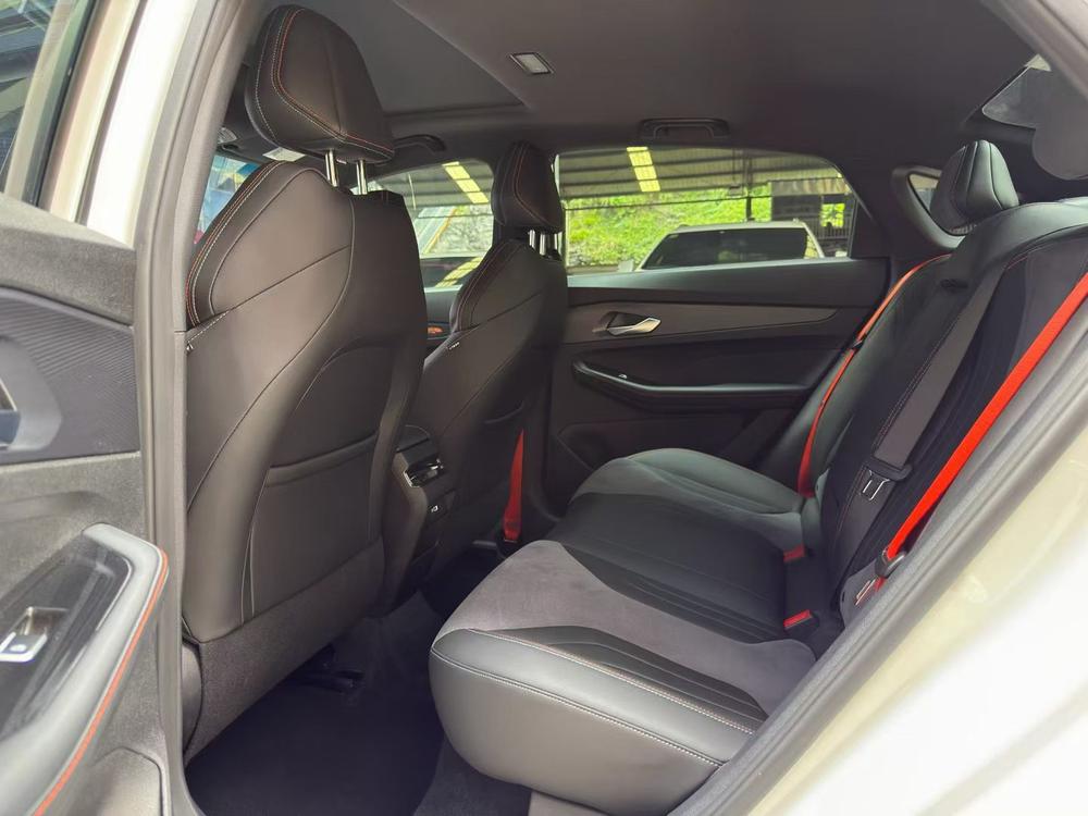 GEELY Binray 2022 car image #9