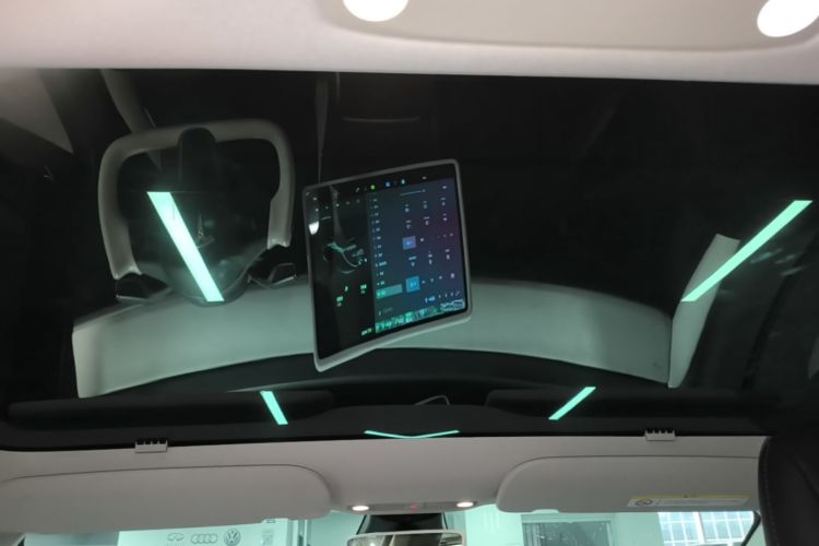 Tesla Model 3 2023 immagine di auto #18