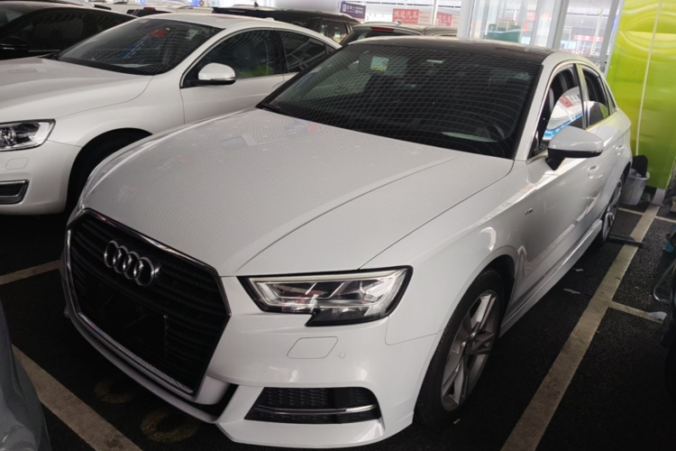 Audi A3 2019 car image #2