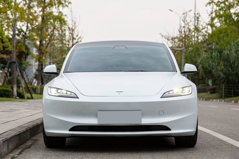 2025 #2 2025 immagine di auto #2