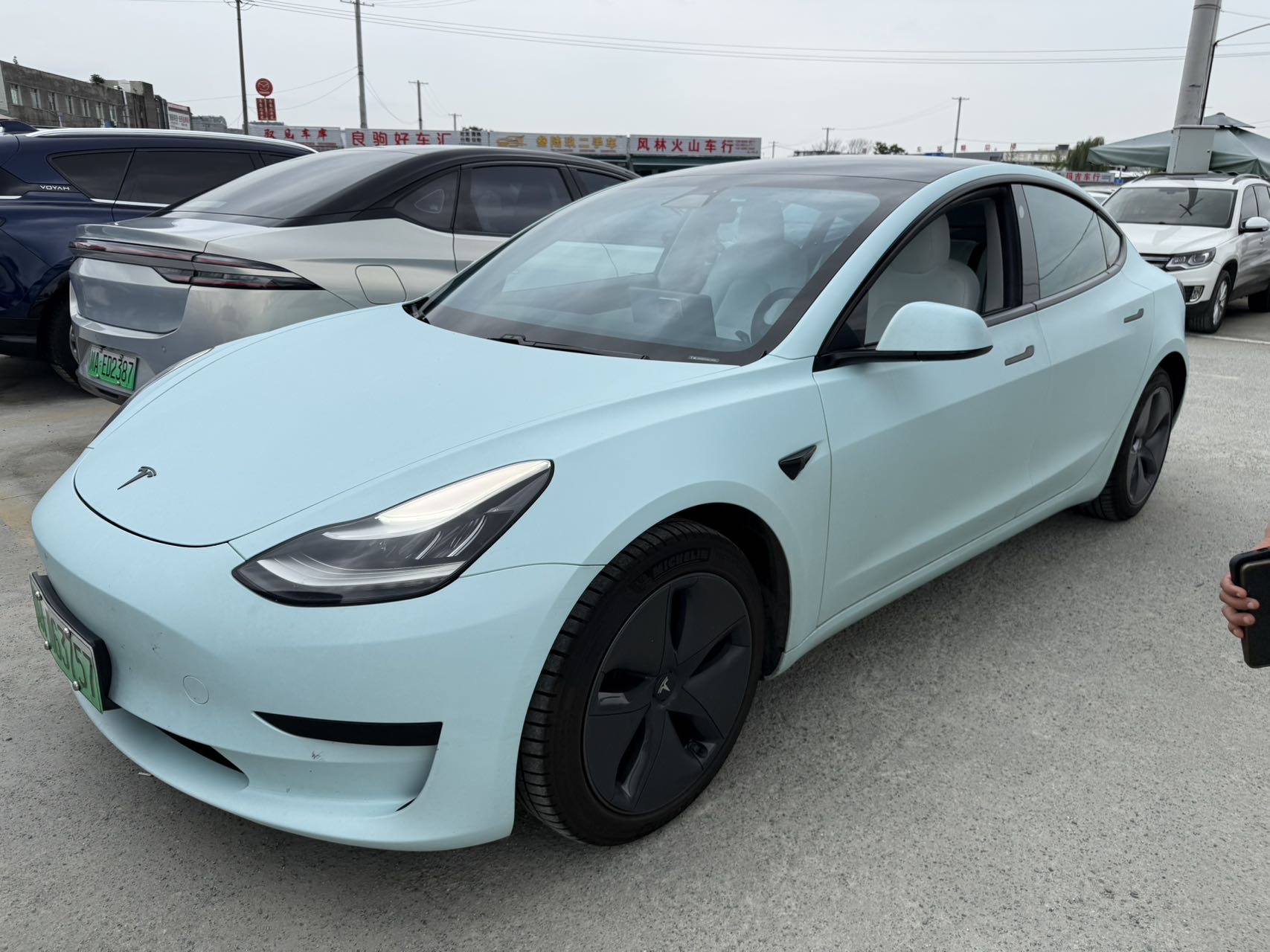Tesla Model 3 2020 car image 