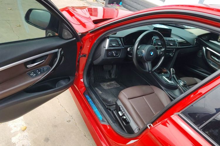 BMW 3 Series 2018 #16 BMW 3 Series 2018 car image #16
