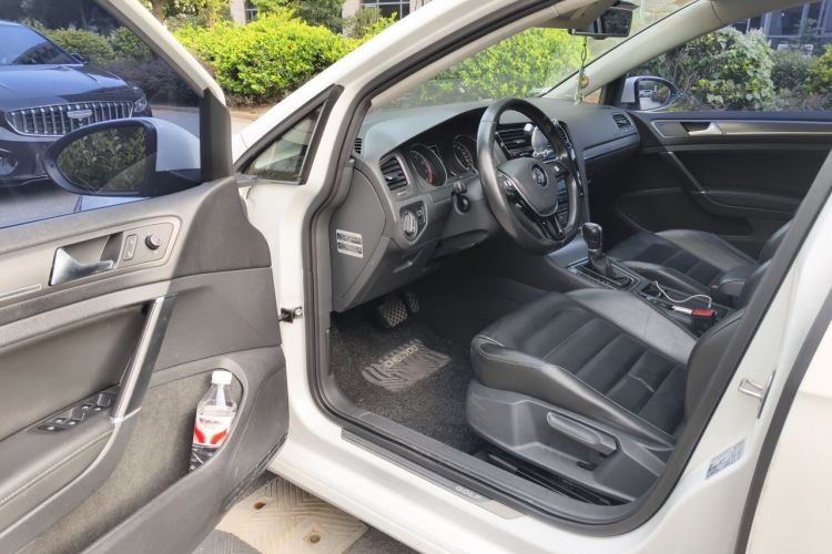 Volkswagen Golf 2015 car image #13