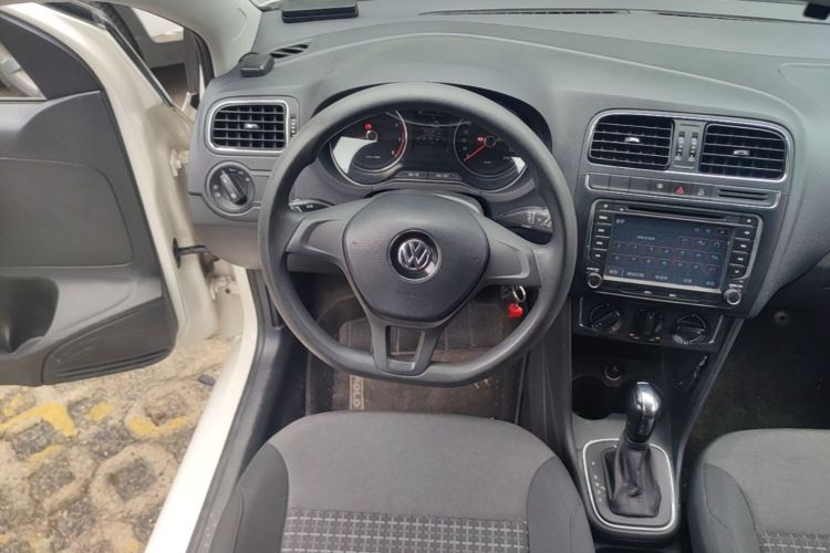 Volkswagen Polo 2015 #12 Volkswagen Polo 2015 car image #12