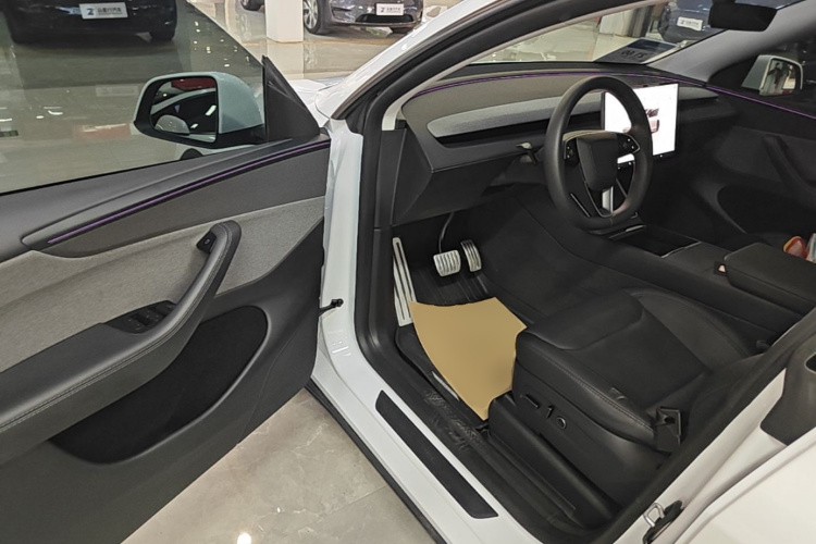 Tesla Model Y 2025 #16 Tesla Model Y 2025 immagine di auto #16