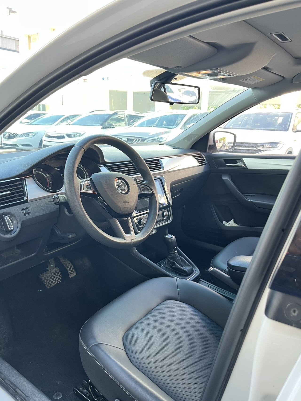 Skoda Rapid 2023 صورة سيارة #6