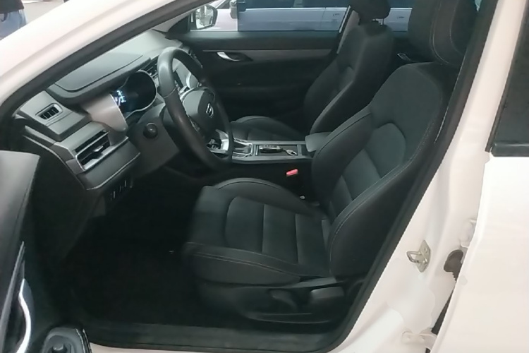 GEELY Emgrand 2021 #15 GEELY Emgrand 2021 car image #15