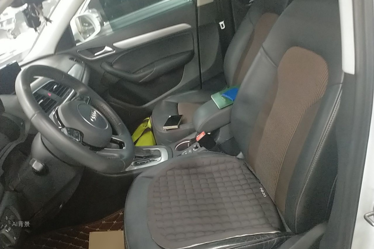 Audi Q3 2019 car image #17