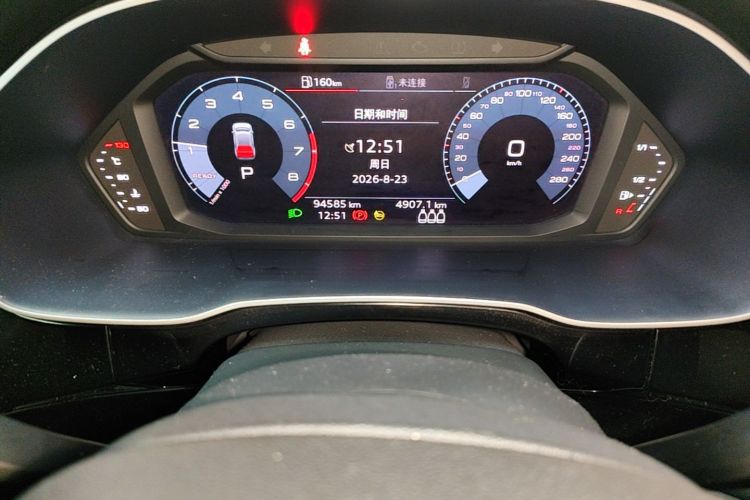Audi Q3 2021 car image #12