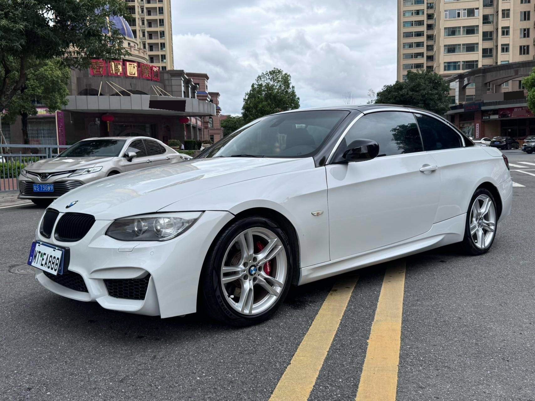BMW 3 Series (Imported) 2010 car image 