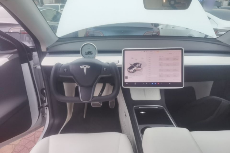 Tesla Model Y 2023 #11 Tesla Model Y 2023 immagine di auto #11