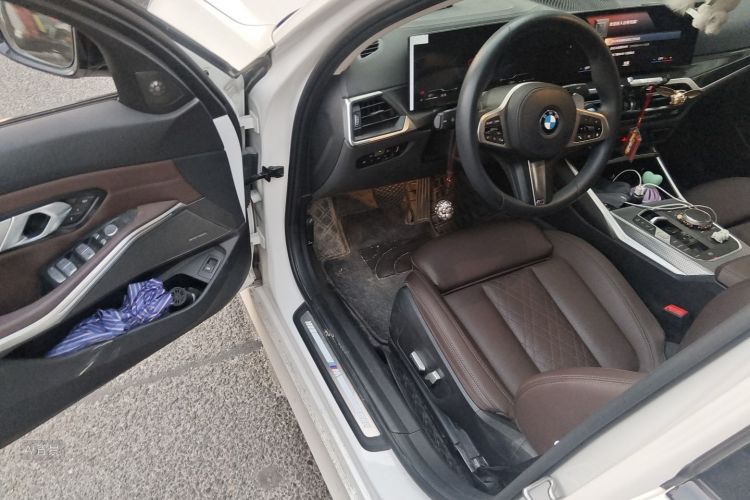BMW 3 Series 2023 car image #18