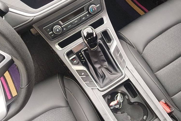GEELY Emgrand 2020 #14 GEELY Emgrand 2020 car image #14