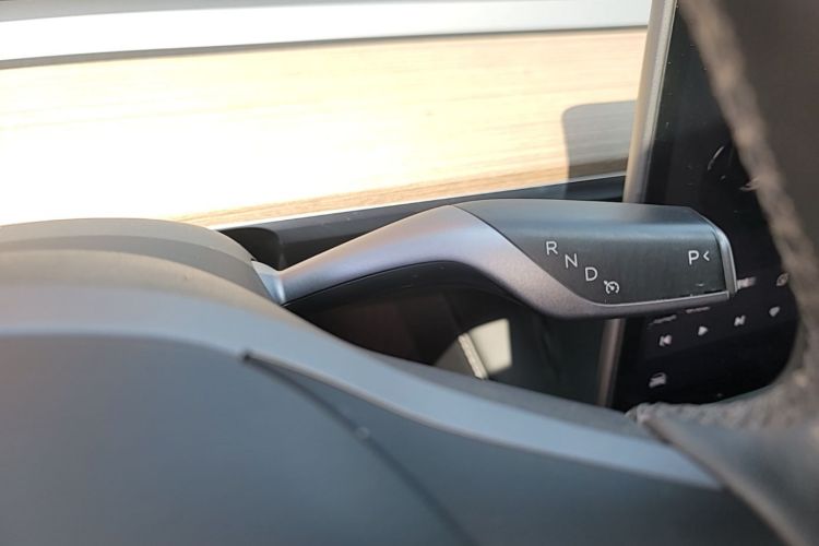Tesla Model Y 2023 #14 Tesla Model Y 2023 car image #14