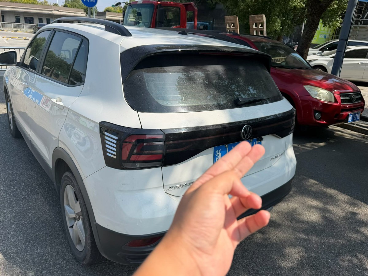 Volkswagen T-Cross 2019 car image #3