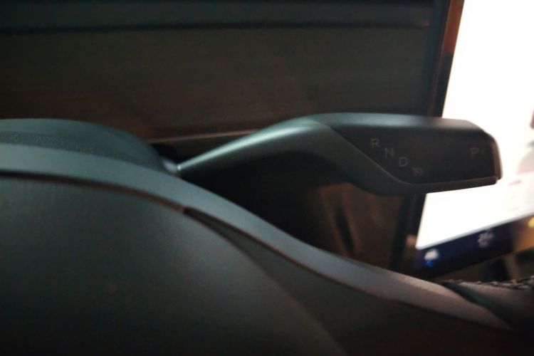 Tesla Model Y 2023 car image #14
