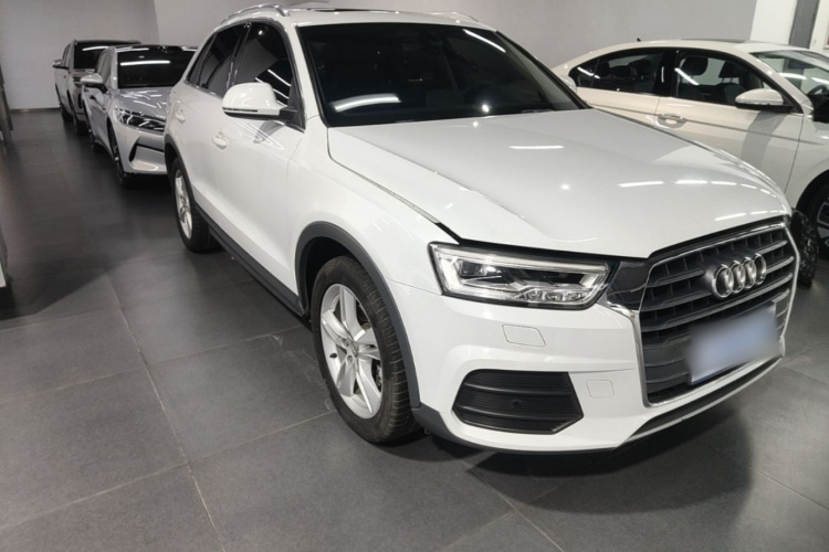 Audi Q3 2019 car image #4