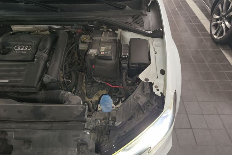 Audi A3 2018 car image #24