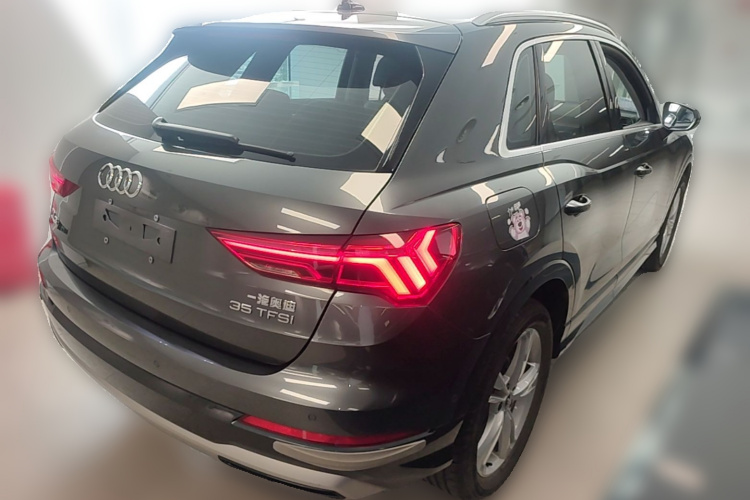 Audi Q3 2021 car image #7