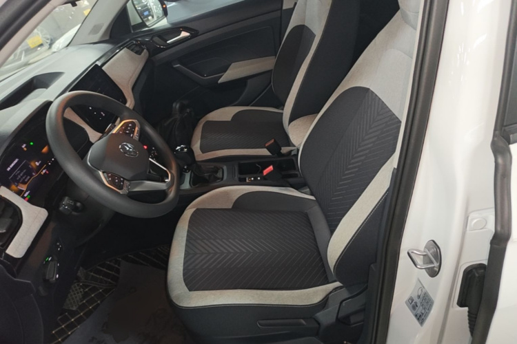 Volkswagen Tharu 2025 car image #15