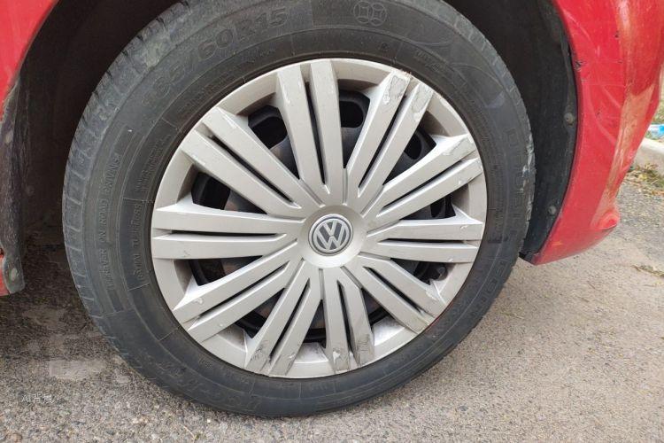 Volkswagen Polo 2016 car image #9