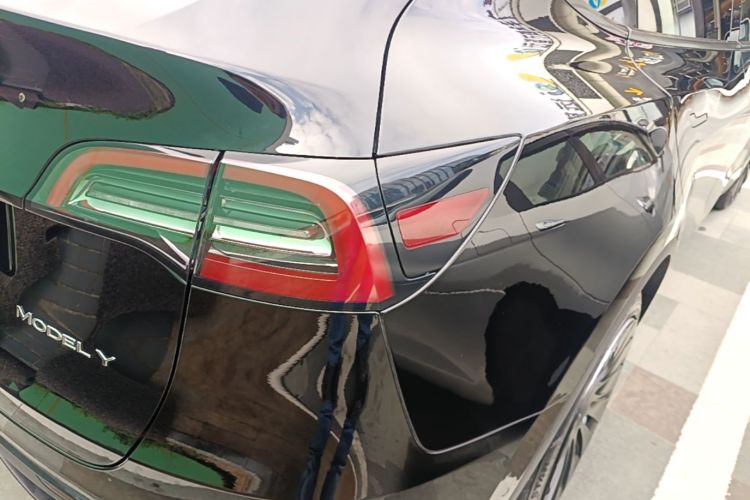 Tesla Model Y 2023 #8 Tesla Model Y 2023 car image #8