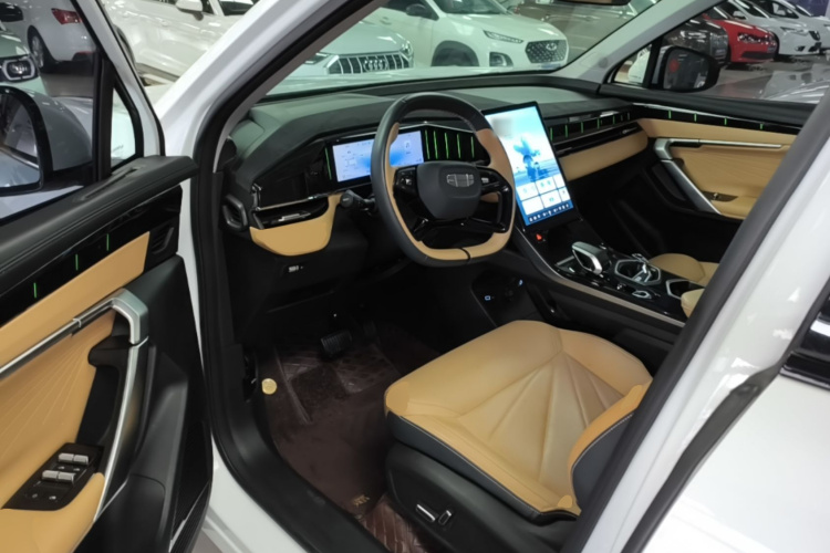 GEELY Boyue L 2024 immagine di auto #16