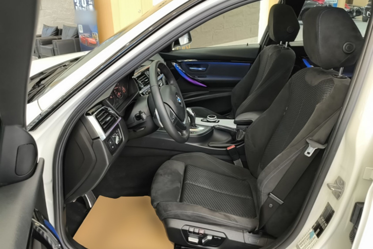 BMW 3 Series 2017 #15 BMW 3 Series 2017 car image #15