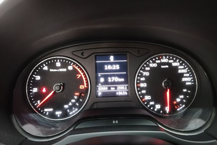 Audi A3 2019 immagine di auto #12