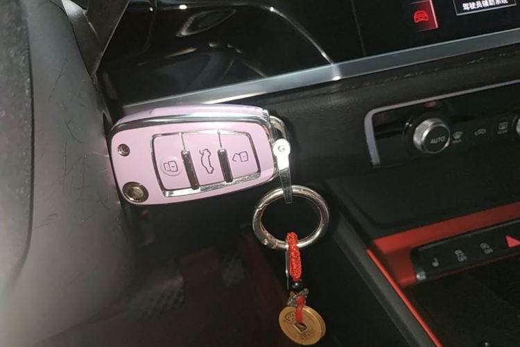 Audi Q3 2020 car image #14