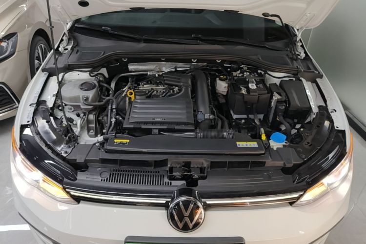 Volkswagen Golf 2023 صورة سيارة #20