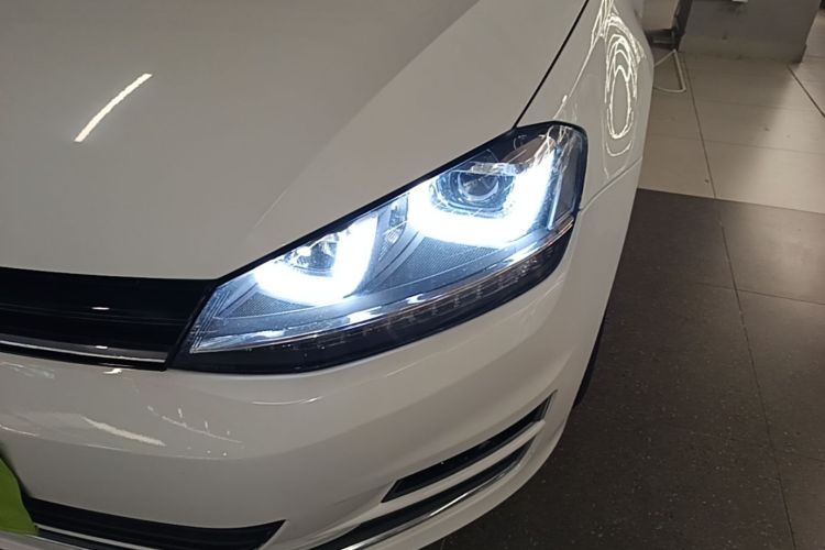 Volkswagen Golf 2015 car image #29