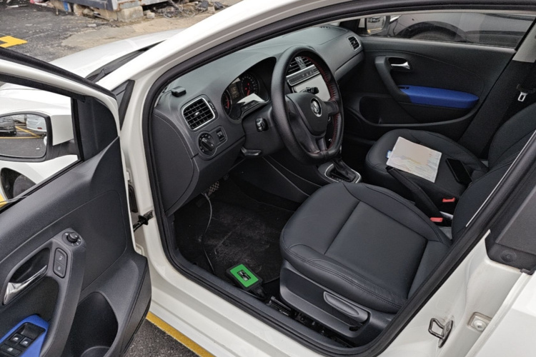 Volkswagen Polo 2015 #16 Volkswagen Polo 2015 car image #16