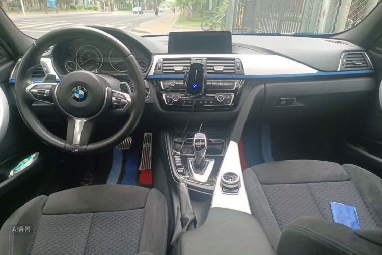 BMW 3 Series 2018 car image #11