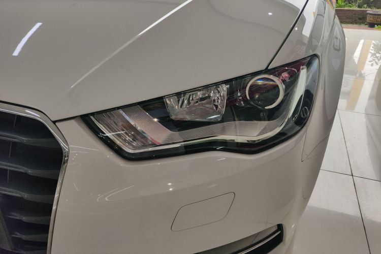 Audi A3 2017 car image #23
