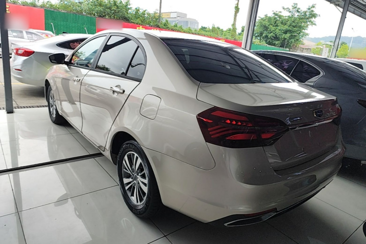GEELY Emgrand 2018 car image #5